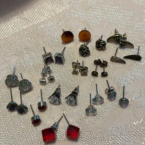 bundle lot 15 small stud/post earrings vintage and modern variety - Picture 3 of 6